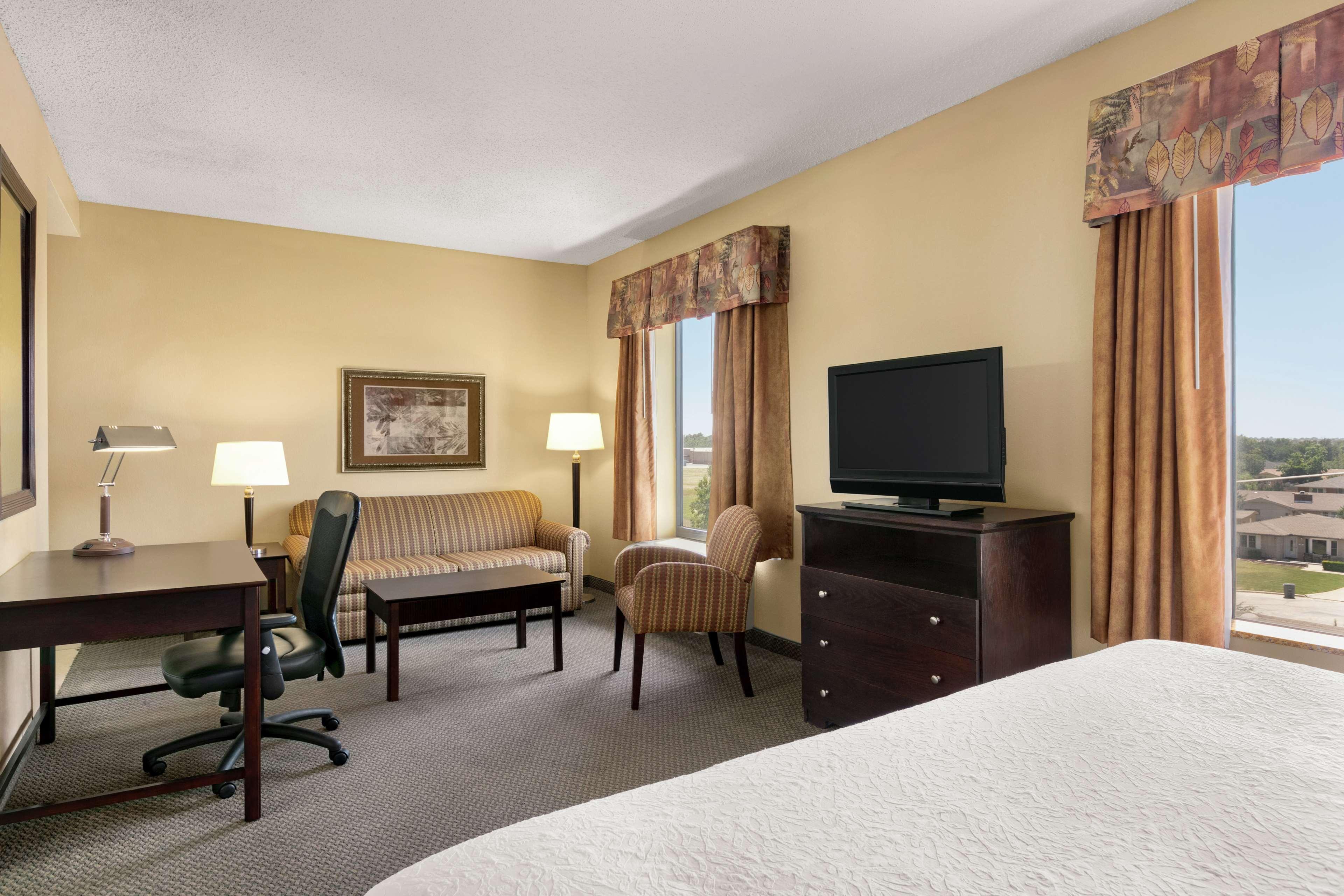 Hampton Inn & Suites Lawton Eksteriør billede
