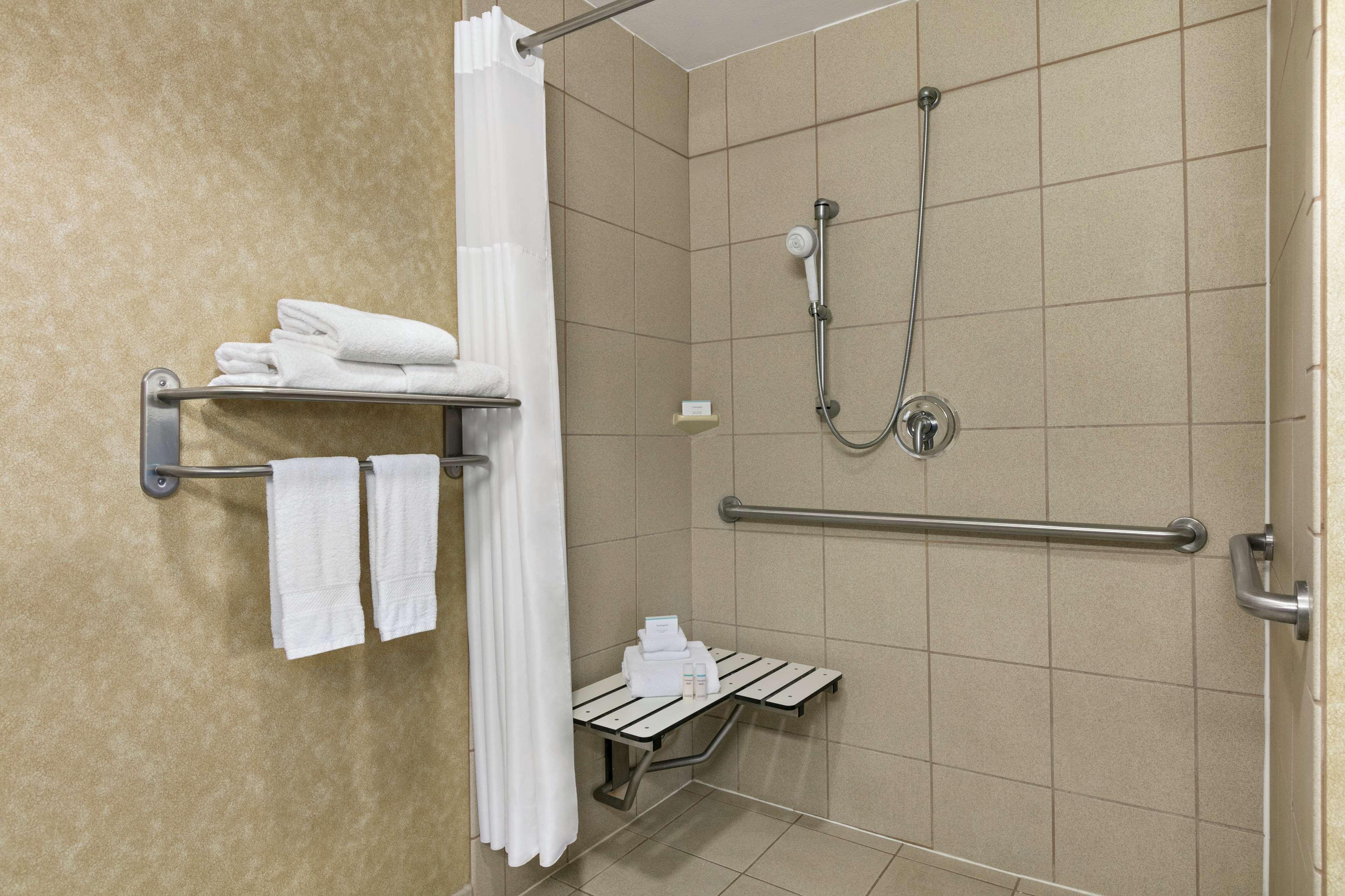 Hampton Inn & Suites Lawton Eksteriør billede