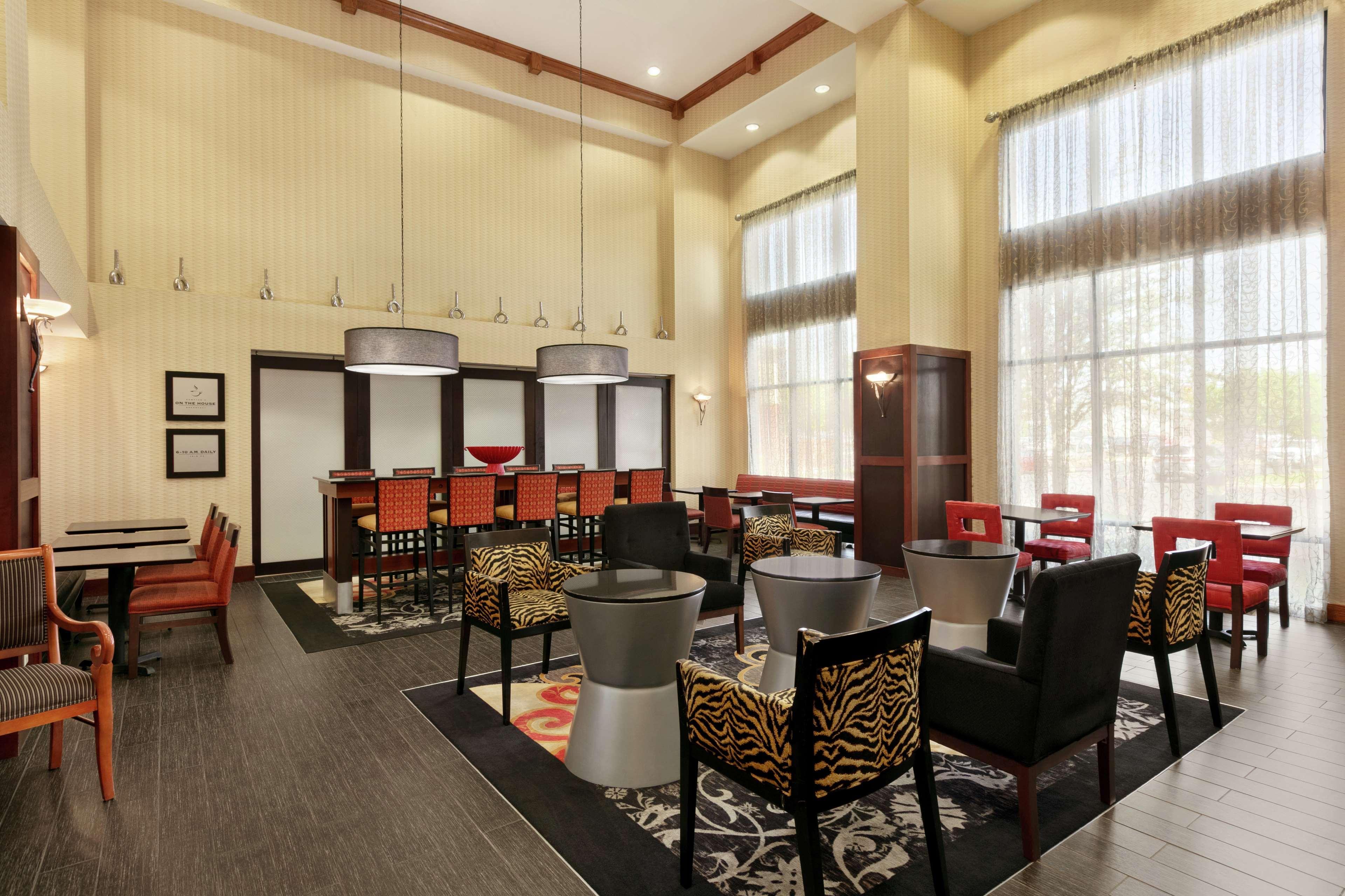 Hampton Inn & Suites Lawton Eksteriør billede