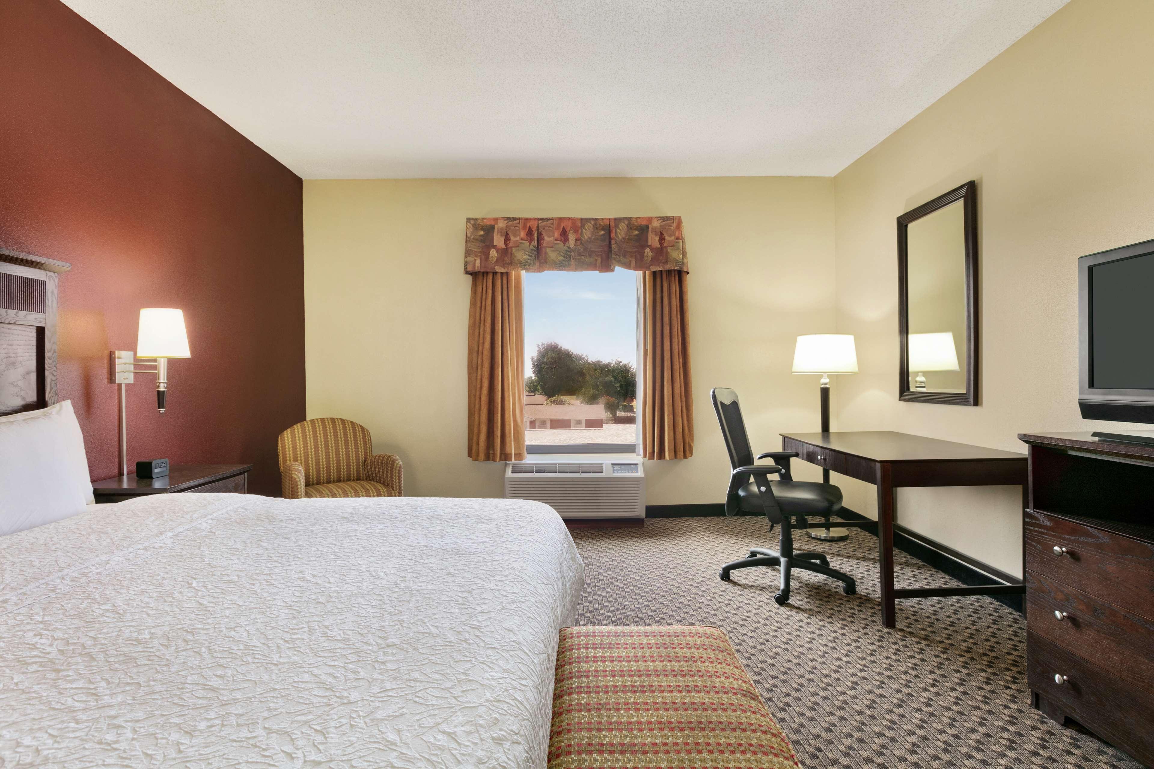 Hampton Inn & Suites Lawton Eksteriør billede