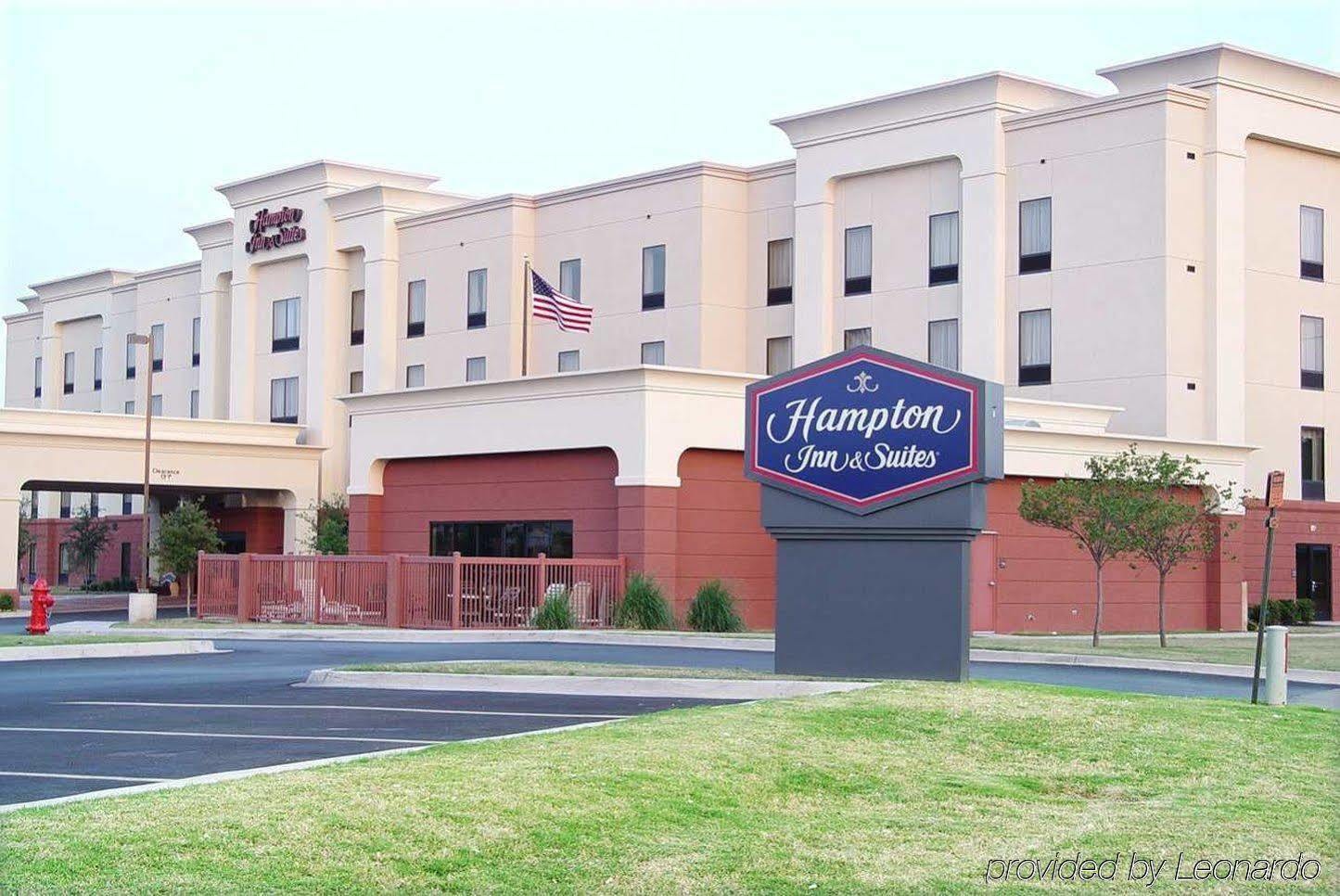 Hampton Inn & Suites Lawton Eksteriør billede