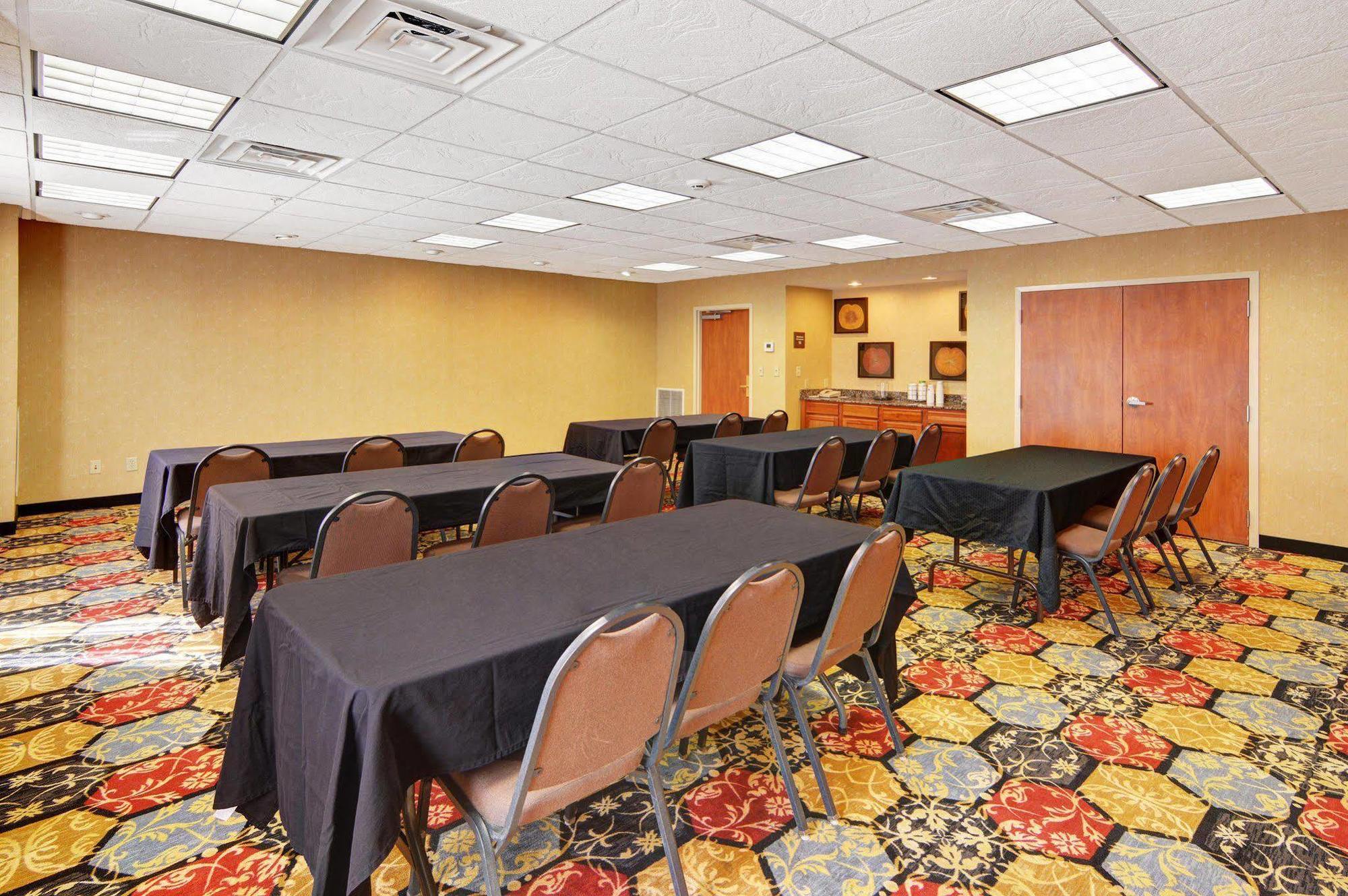 Hampton Inn & Suites Lawton Eksteriør billede