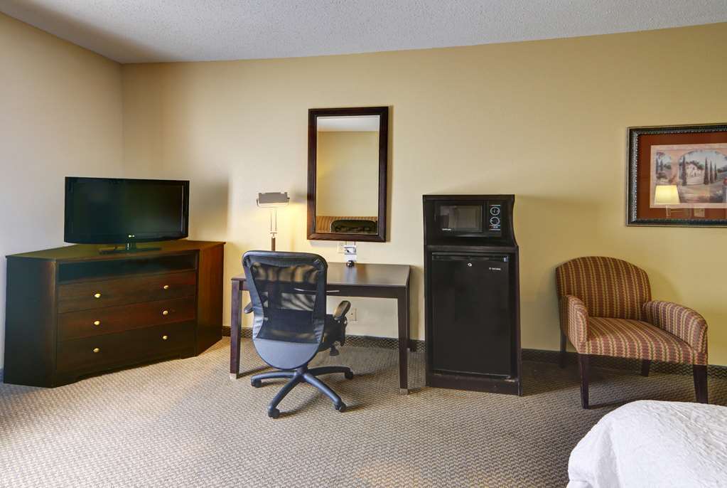 Hampton Inn & Suites Lawton Værelse billede